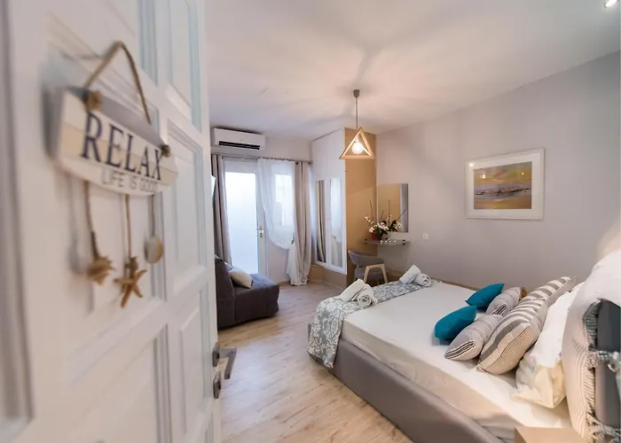 Lefkas & * Lefkada City