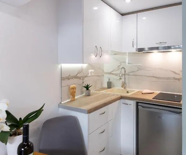 Apartment Lefkas & *