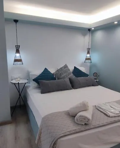 Apartment Lefkas & *